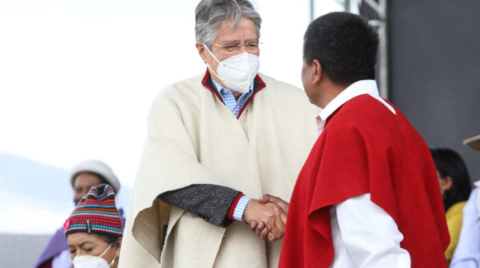 El presidente Guillermo Lasso visitó la mañana de este miércoles 16 de marzo de 2022 la comunidad indígena de Tamboloma, en Tungurahua. Foto: Twitter / Comunicación Ecuador