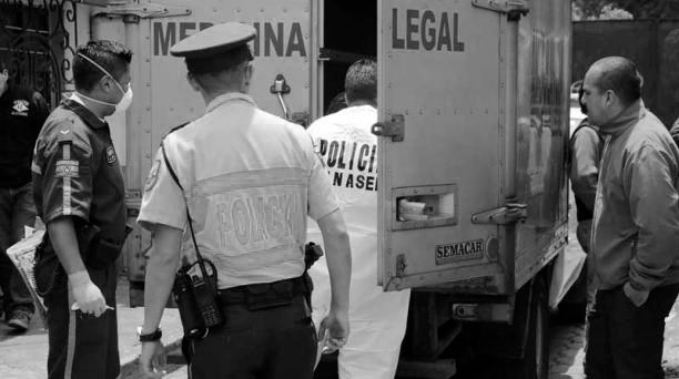 Imagen referencial. Una unidad de Medicina Legal llegó al sitio para el análisis de los cadáveres. Foto: Archivo / EL COMERCIO