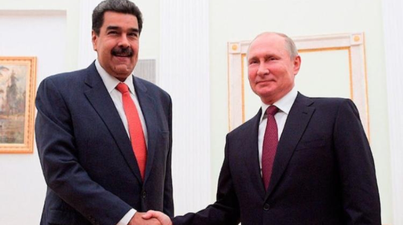 El presidente Nicolás Maduro mantuvo una conversación telefónica con el mandatario de Rusia, Vladímir Putin, donde condenó a las acciones "desestabilizadoras" de la OTAN y de EE.UU., informó este martes 1 de marzo la Embajada rusa en Venezuela. Foto: Twitter Nicolás Maduro