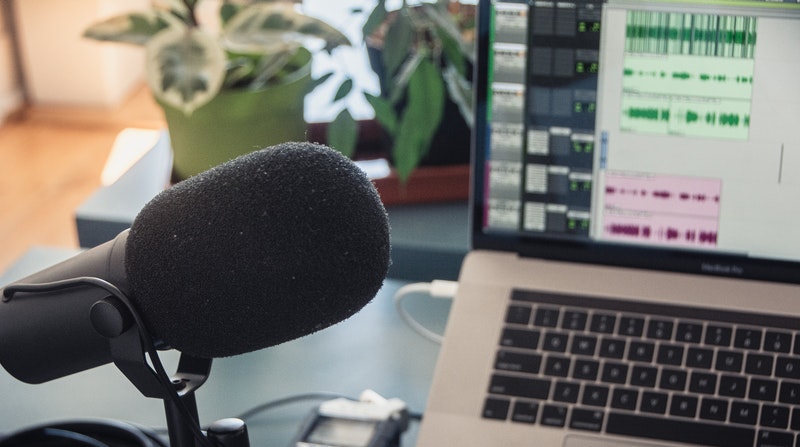 Foto referencial. Los podcast son formas de consumir periodismo de alta calidad en audio. Foto: Pexels / Jeremy Enns