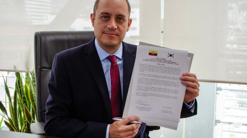 Con la firma de una declaración conjunta Ecuador reanudó las negociaciones del acuerdo comercial con Corea del Sur. Foto: Twitter / Ministerio de Producción