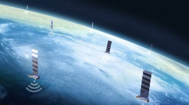 SpaceX tiene permiso para lanzar 12 000 satélites pero está buscando aprobación para desplegar hasta 30 000 más. Foto: redes sociales
