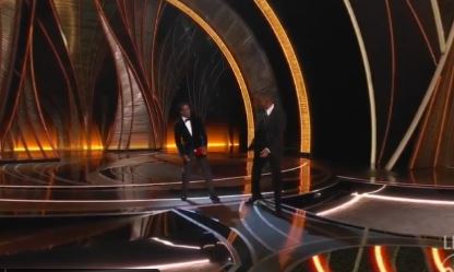 Will Smith después de darle una bofetada a Chris Rock en los premios Oscar. Foto: Captura