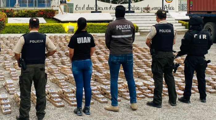 La Policía decomisó tres toneladas de droga en Guayaquil este 18 de marzo del 2022. Foto: Cortesía Policía