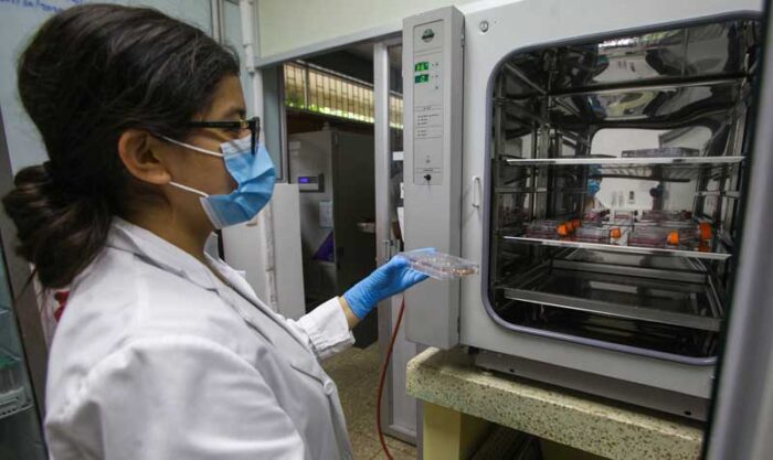 El Laboratorio para Investigaciones Biomédicas de la Espol trabaja desde el 2020 en el prototipo de la vacuna. Foto: archivo / EL COMERCIO