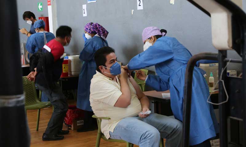 En Ecuador, el 55,63% de población se ha colocado el segundo refuerzo de la vacuna contra el covid-19. Foto: archivo / EL COMERCIO