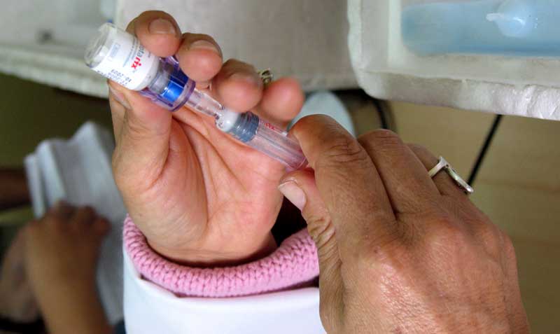 En Ecuador hay 1,9 millones menores de 5 años que deben recibir 15 vacunas con sus refuerzos. Foto: archivo / EL COMERCIO
