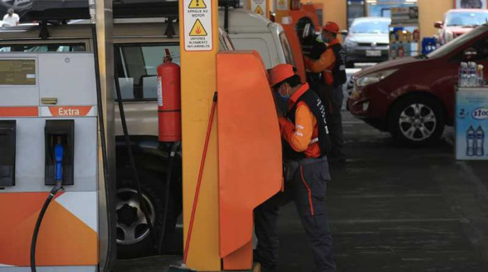 El precio del galón de gasolina súper se estableció en USD 4,66 para este mes, bajo el sistema de bandas abiertas. Foto: Archivo / EL COMERCIO.