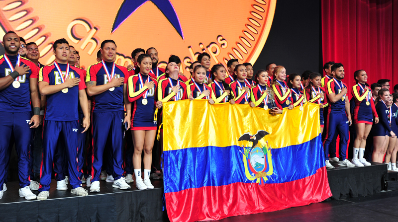 El Team Ecuador Coed ganó una presea de oro y una de bronce en el Mundial de Cheerleading y Danza, en Estados Unidos. Foto: Cortesía Adventure Brands