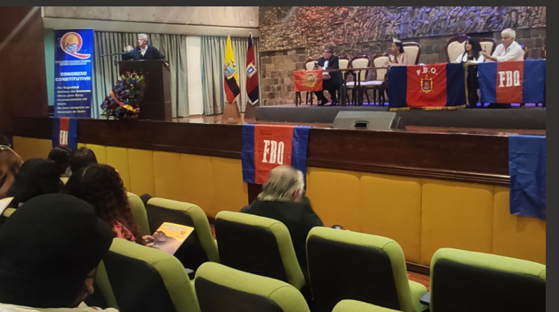 Representantes de 100 barrios de Quito se reunieron en el Salón de la Ciudad para plantear propuestas sobre seguridad y obras para entregarle al alcalde Santiago Guarderas la próxima semana. Foto:Ivonne Mantilla