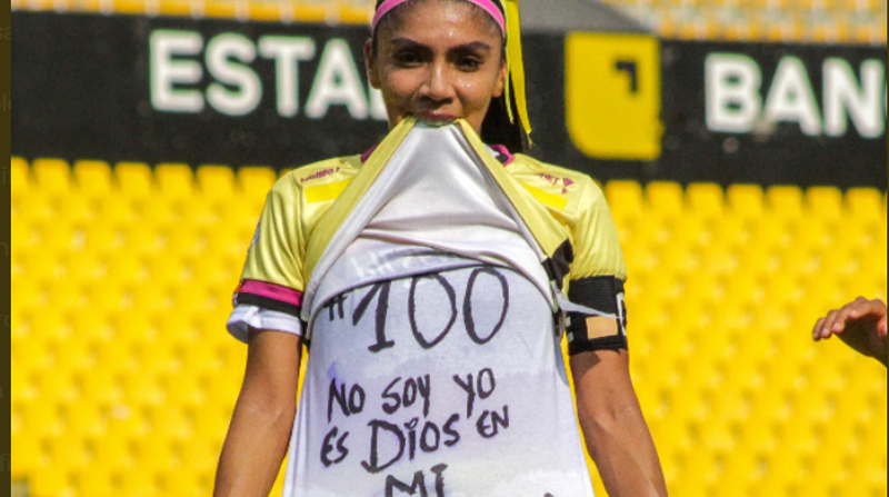 NuevoMadelein Riera tras llegar a los 100 goles en la Superliga femenina. Foto: Twitter @BSCFemenino_