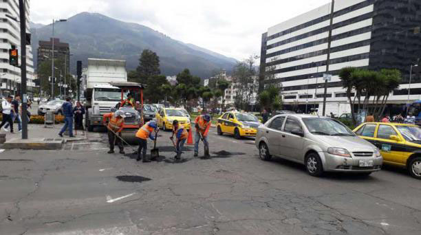 Imagen referencial. Existen varios cierres viales debido a obras que se ejecutan. Foto: EL COMERCIO.
