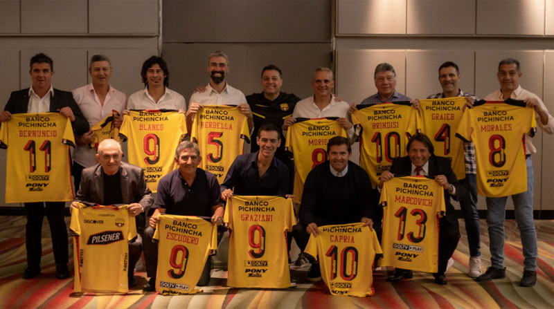 Exfiguras argentinas del Barcelona SC se reunieron con la directiva canaria este 14 de abril del 2022. Foto: Twitter @BarcelonaSC