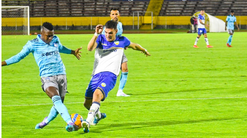 Cumbayá y Emelec jugaron el 21 de abril del 2022. Foto: Twitter @Cumbaya_Oficial