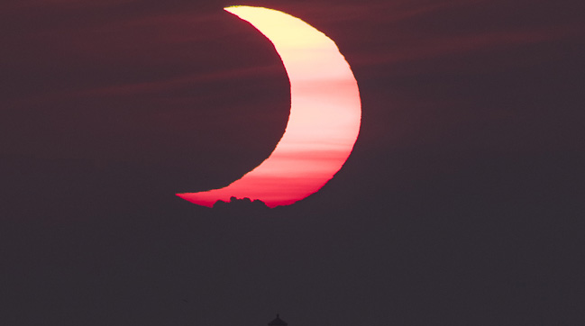Un’eclissi solare parziale sarà registrata alla fine di aprile