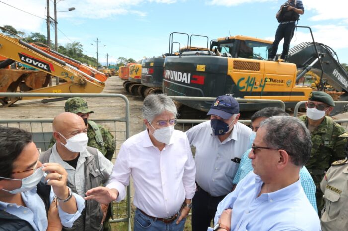 Guillermo Lasso verifica resultados de operativos de febrero por minería ilegal en Napo. Foto: Twitter Guillermo Lasso.