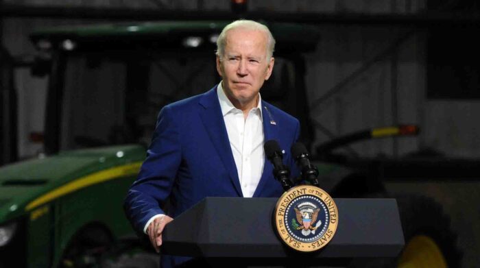 El presidente de Estados Unidos, Joe Biden, habla durante un evento en Menlo, Iowa (EE.Uu.), este 12 de abril de 2022. EFE