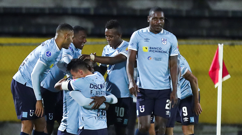 Universidad Católica se impuso 2-0 ante Banfield por la Conmebol Sudamericana. Foto: EFE