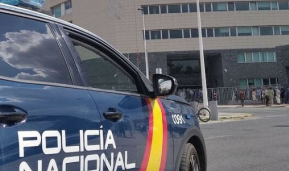 La Policía detalló que los investigados tenían una amplia estructural empresarial que realizaban importaciones principalmente desde Ecuador. Foto: Twitter Policía España