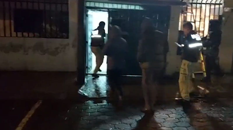 Agentes de Policía y Fiscalía allanaron 7 establecimientos en Quito, cantón Rumiñahui y Guayaquil. Foto: Twitter Policía