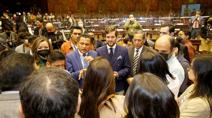 Los asambleístas se tomaron el Pleno este viernes 1 de abril del 2022. Foto: Carlos Noriega / EL COMERCIO