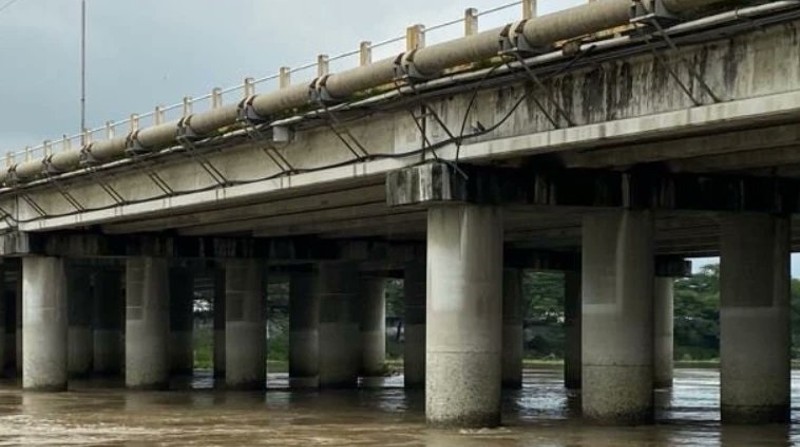 La alcaldía de Guayaquil exige al Ministerio de Transporte y Obras Públicas la inmediata reparación del puente que conecta Guayaquil con Daule. Foto: Twitter Cynthia Viteri