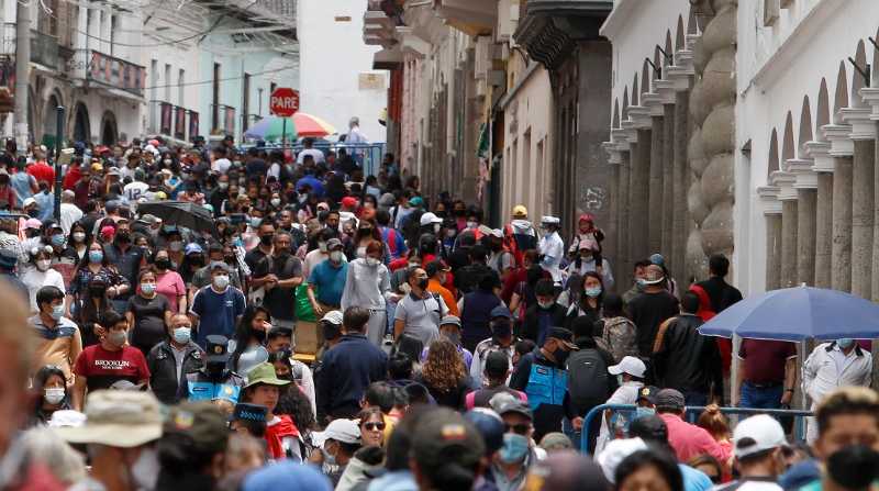 En el Centro Histórico de Quito se registró gran movimiento comercial y turístico por el feriado de Semana Santa. En las calles también hubo presentaciones artísticas. Foto: Carlos Noriega/El Comercio