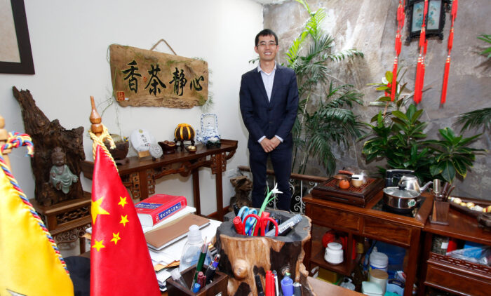 Cao Xiano Hang, director de Siyuan Academia de Lengua China. Foto: Carlos Noriega / EL COMERCIO