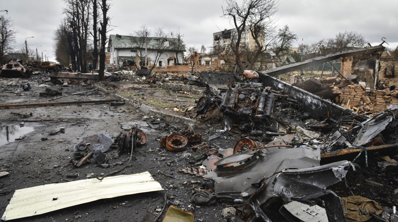 Rusia negó las acusaciones de crímenes de guerra y afirmó que durante las semanas en que el suburbio de Kiev, Ucrania, había estado bajo control ruso "ni un solo residente local sufrió acciones violentas". Foto: EFE