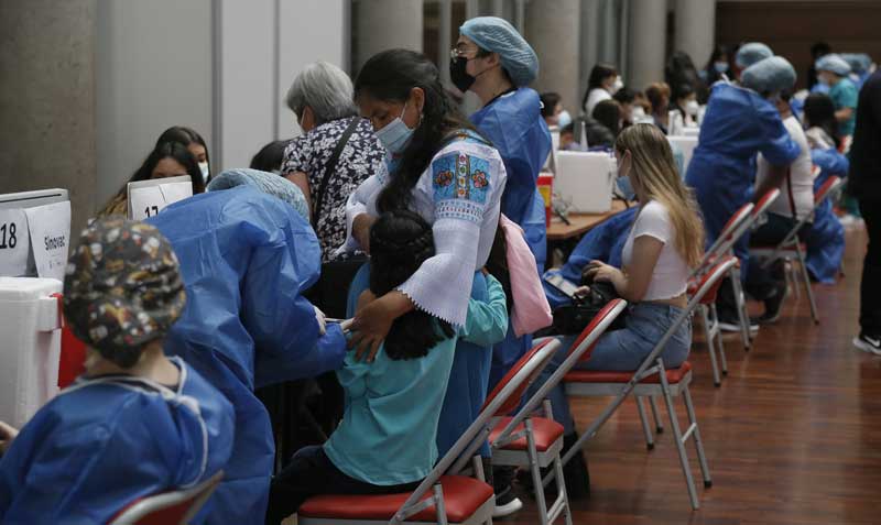 En Ecuador se aplica la vacuna contra el covid-19 a la población desde los tres años. Foto: archivo / EL COMERCIO