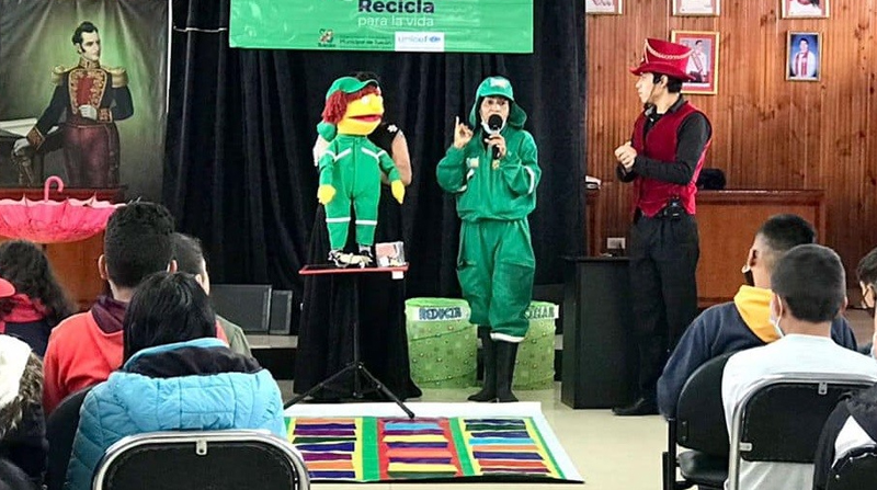 En planteles educativos de Tulcán se desarrollan campañas educativas sobre el reciclaje. Foto: Municipio de Tulcán