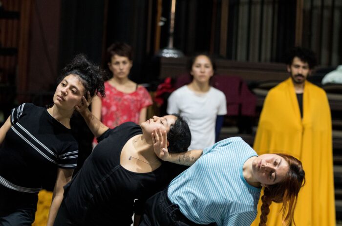 La coreografía estuvo a cargo de la maestra Carolina Vásconez, quién supervisó los diferentes detalles. Foto: Carlos Noriega / EL COMERCIO