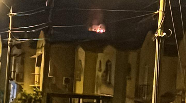 Vecinos colocaron imágenes del incendio que se registró posterior a las explosiones al norte de Guayaquil. Foto: Redes sociales.