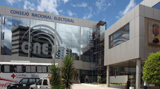 Hasta el 25 de mayo del 2022 hay 276 organizaciones políticas habilitadas por el Consejo Nacional Electoral (CNE). Foto: EL COMERCIO