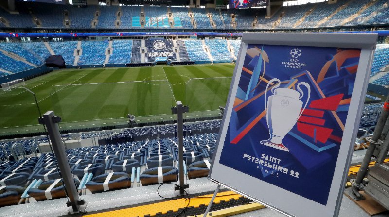 La oficial pancarta de la UEFA Champions League. La semifinal será entre Real Madrid y Manchester City. Foto: EFE