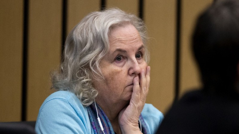 Nancy Crampton Brophy fue declarada culpable por el asesinato de su marido de 63 años tras escribir una novela que titula "Cómo asesinar a tu marido". Foto: Tomado de Twitter