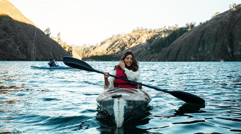 Navegar en kayac es una de las atracciones más llamativas de Yambo. Nacionales y extranjeros disfrutan de esta actividad. Foto: Cortesía y Archivo / El Comercio