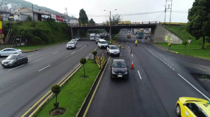 El nuevo contraflujo entrará en vigencia desde el 30 de mayo de 2022, en la avenida Velasco Ibarra. Foto: AMT.