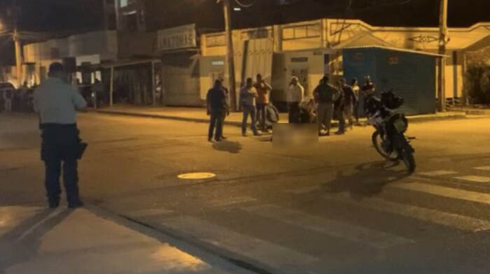 Un hombre de 30 años fue asesinado la noche de este lunes 9 de mayo en Huaquillas. Y en la madrugada de este martes 10 la Policía halló dos cuerpos maniatados. Foto: Cortesía @CardenalECU