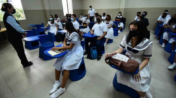 Dentro de las aulas, el uso de mascarilla es recomendado. Foto: Enrique Pesantes / EL COMERCIO.