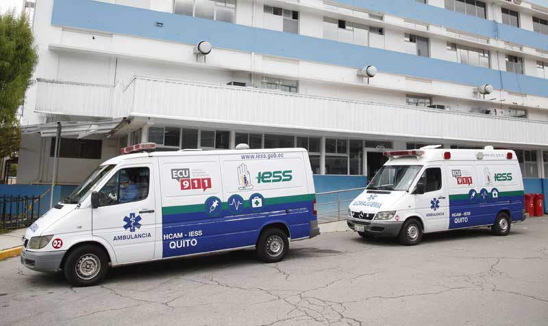 Las ambulancias del IESS están dispuestas para el servicio exclusivo de los asegurados. Foto: archivo / EL COMERCIO