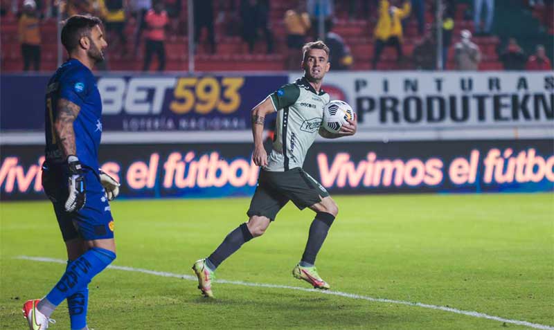 Damián Díaz anotó para Barcelona ante Aucas, en Quito, por la fecha 14 de la LigaPro. Ese cotejo lo ganaron los orientales por 2-1. Foto: Twitter Barcelona