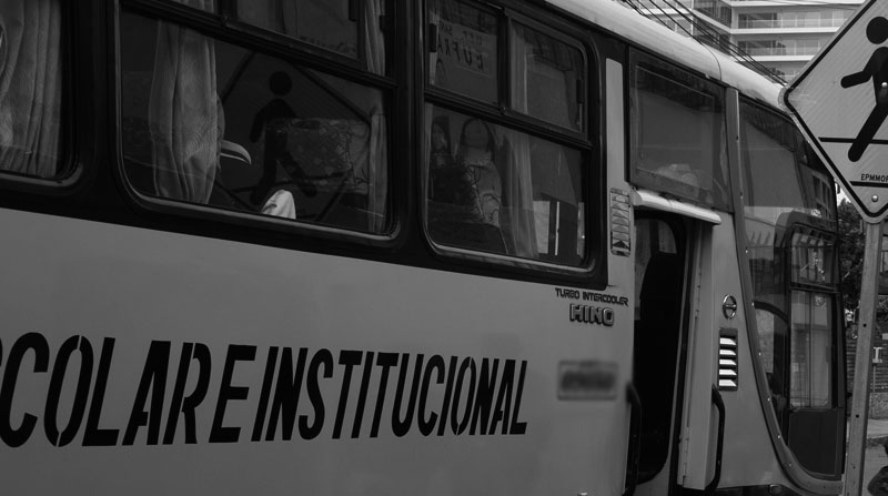 Imagen referencial. Según Fiscalía, el conductor sentenciado desvió a la adolescente de la ruta para violarla en el bus de transporte escolar. Foto: Archivo/ EL COMERCIO