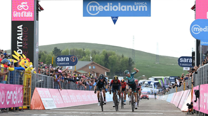 Carapaz sale al quarto posto assoluto al Giro d’Italia