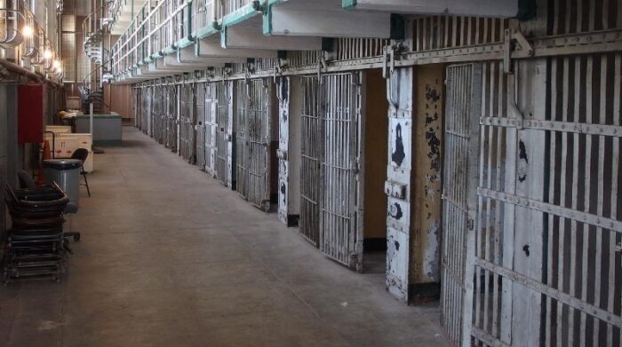 Imagen referencial. 244 profesionales  de la salud se encargan de dar atención a los cerca de 38 600 internos de los centros penitenciarios del país. Foto: Pixabay