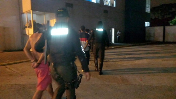 Los sospechosos fueron detenidos en un domicilio en el norte de Guayaquil. Foto: Cortesía Policía