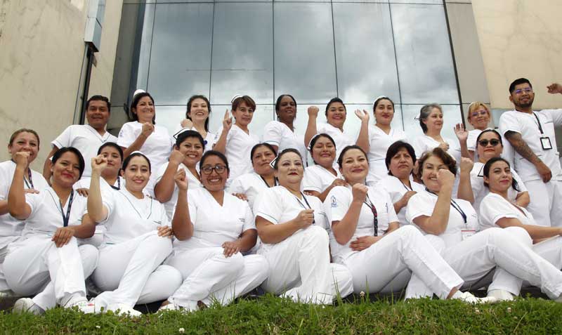 Más de 25 enfermeras y enfermeros trabajan en el Hospital del Día del IESS de Sangolquí. Foto: Patricio Terán / EL COMERCIO