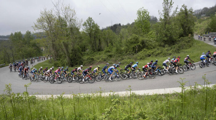 Ciclistas en el Giro de Italia 2022. Foto: EFE