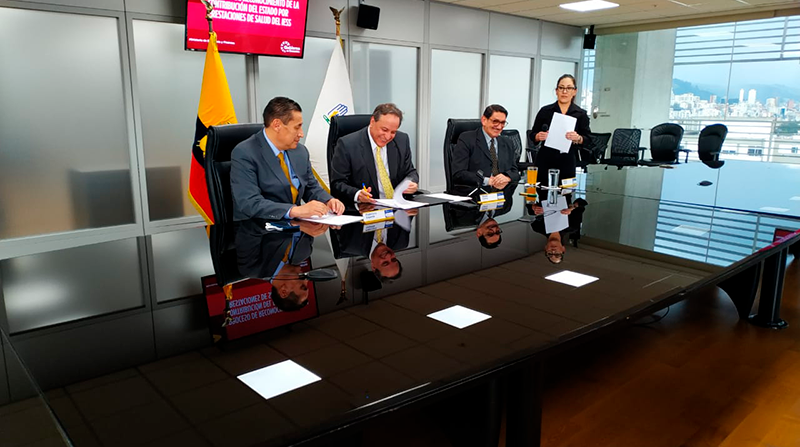 Finanzas e IESS acordaron un primer convenio de pago para el fondo de salud. Foto: EL COMERCIO