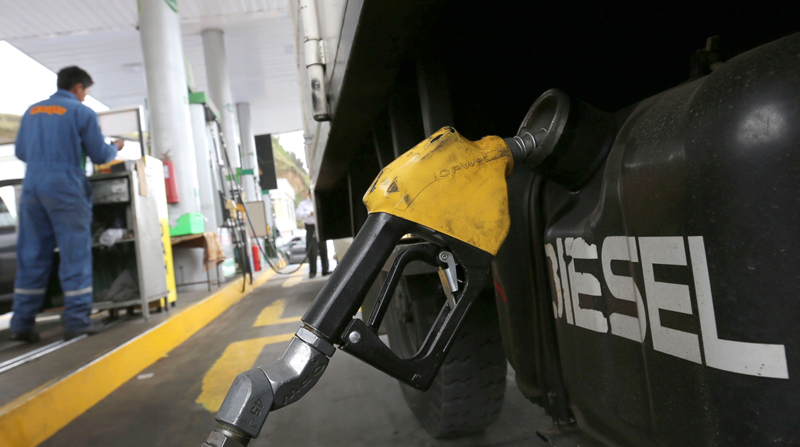 El precio del galón de diésel se mantiene congelado desde octubre del año pasado. Es el combustible más subsidiado. Foto: Archivo / EL COMERCIO